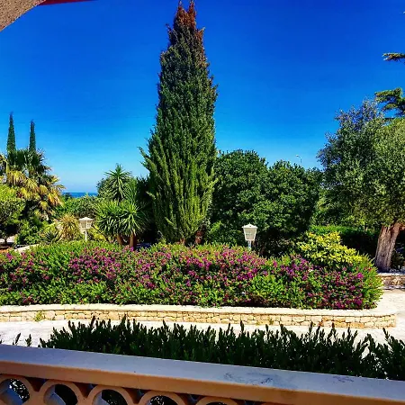 Gasthuis All'ombra Del Carrubo