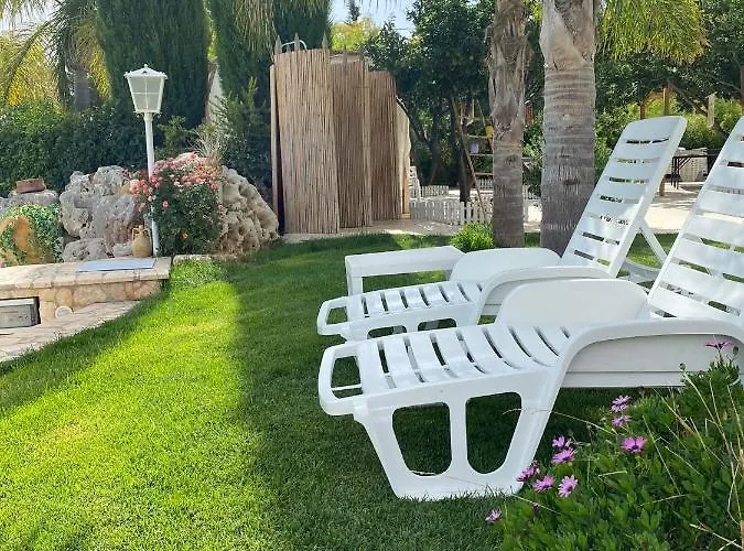 Konukevi All'ombra Del Carrubo 4*