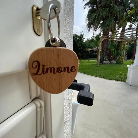 Guest house All'ombra Del Carrubo