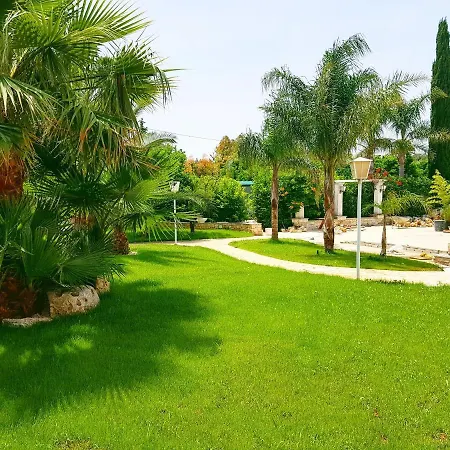 بيت ضيافة All'ombra Del Carrubo 4*